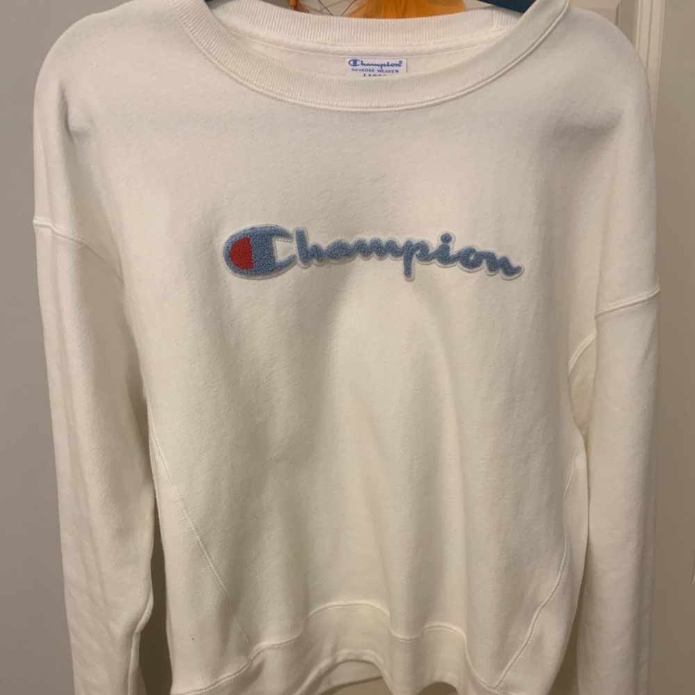 BRAND NEW CHAMPION CREW NECK